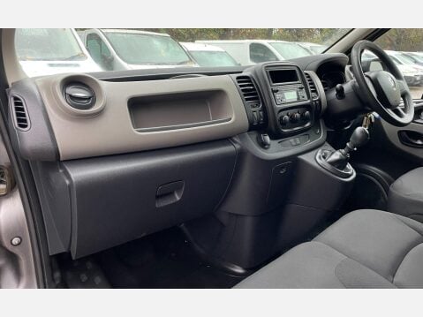 Renault Trafic 1.6 dCi 29 Business+ Panel Van 5dr Diesel Manual LWB Standard Roof Euro 6 ( 33