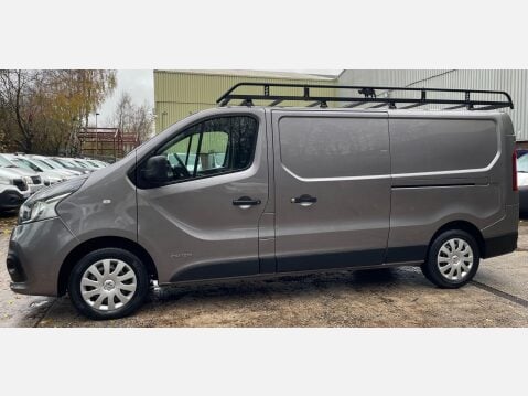 Renault Trafic 1.6 dCi 29 Business+ Panel Van 5dr Diesel Manual LWB Standard Roof Euro 6 ( 17