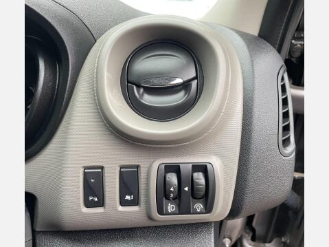 Renault Trafic 1.6 dCi 29 Business+ Panel Van 5dr Diesel Manual LWB Standard Roof Euro 6 ( 25