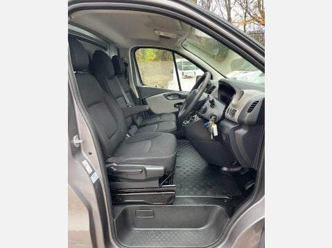 Renault Trafic 1.6 dCi 29 Business+ Panel Van 5dr Diesel Manual LWB Standard Roof Euro 6 ( 22