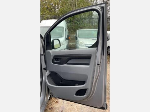 Peugeot Expert 2.0 BlueHDi 1400 Professional Standard Panel Van MWB Euro 6 (s/s) 6dr 22