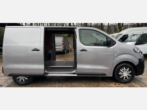 Peugeot Expert 2.0 BlueHDi 1400 Professional Standard Panel Van MWB Euro 6 (s/s) 6dr 8