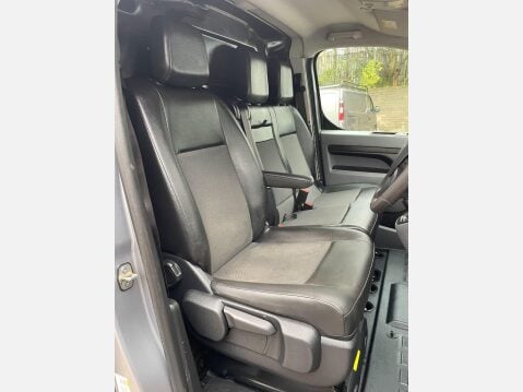 Peugeot Expert 2.0 BlueHDi 1400 Professional Standard Panel Van MWB Euro 6 (s/s) 6dr 25