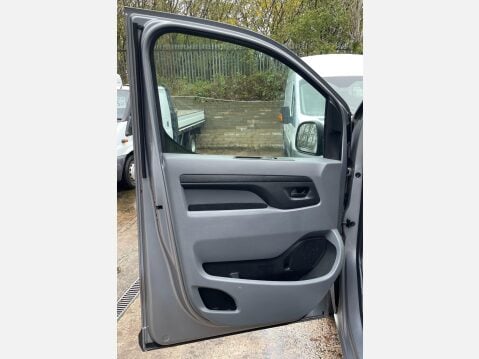 Peugeot Expert 2.0 BlueHDi 1400 Professional Standard Panel Van MWB Euro 6 (s/s) 6dr 35