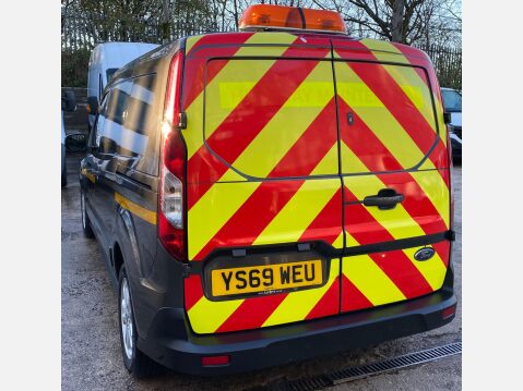 Ford Transit Connect 1.5 240 EcoBlue Limited Panel Van 5dr Diesel Auto L2 Euro 6 (s/s) (120 ps) 17