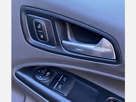 Ford Transit Connect 1.5 240 EcoBlue Limited Panel Van 5dr Diesel Auto L2 Euro 6 (s/s) (120 ps) 33