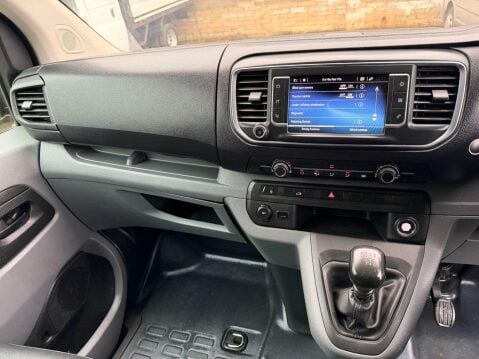 Toyota Proace 2.0D Design Medium Panel Van 5dr Diesel Manual MWB Euro 6 (s/s) (120 ps) 32