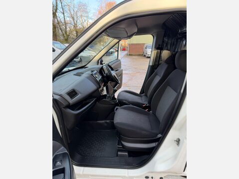 Fiat Doblo 1.6 JTD MultiJet 16v Maxi Panel Van 4dr Diesel Manual L2 H1 (144 g/km, 105 40