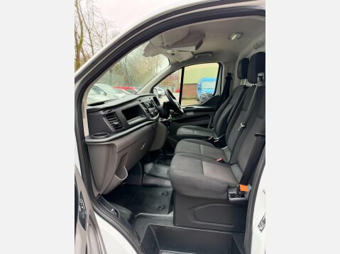 Ford Transit Custom 2.0 300 EcoBlue Panel Van 5dr Diesel Manual L1 H1 Euro 6 (105 ps) 42
