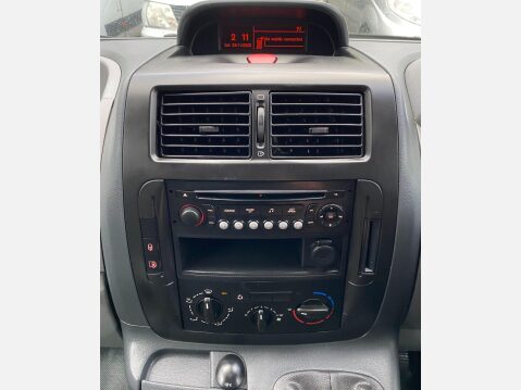 Peugeot Expert 1.6 HDi Panel Van 4dr Diesel Manual L2 H1 (194 g/km, 90 bhp) 42