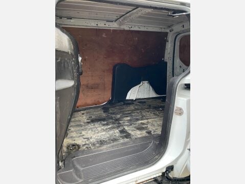 Ford Transit Connect 1.6 TDCi 240 Trend Panel Van 4dr Diesel Manual L2 H1 (128 g/km, 94 bhp) 23