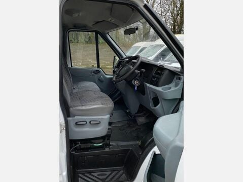 Ford Transit 2.4 TD 350 Luton 3dr Diesel Manual RWD L4 H3 (118 bhp) 28