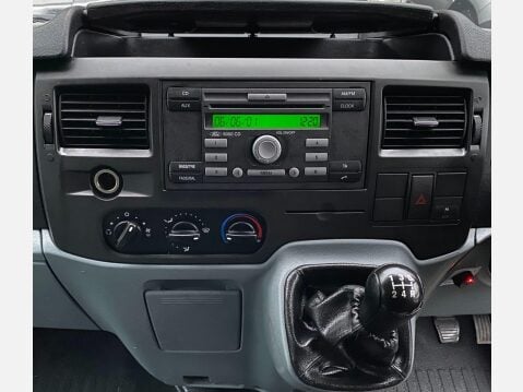 Ford Transit 2.4 TD 350 Luton 3dr Diesel Manual RWD L4 H3 (118 bhp) 36