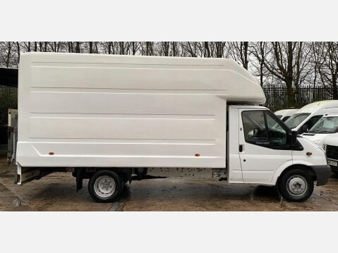 Ford Transit 2.4 TD 350 Luton 3dr Diesel Manual RWD L4 H3 (118 bhp) 7
