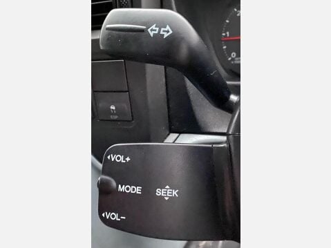 Ford Transit 2.4 TD 350 Luton 3dr Diesel Manual RWD L4 H3 (118 bhp) 33