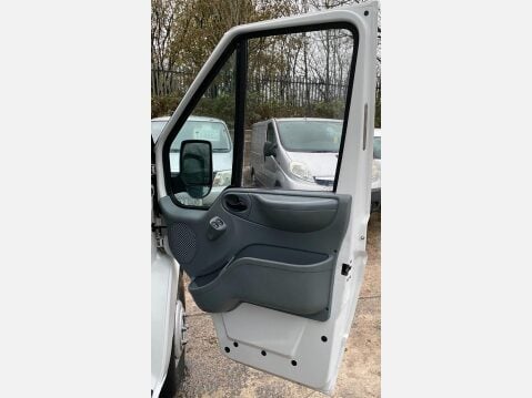 Ford Transit 2.4 TD 350 Luton 3dr Diesel Manual RWD L4 H3 (118 bhp) 26