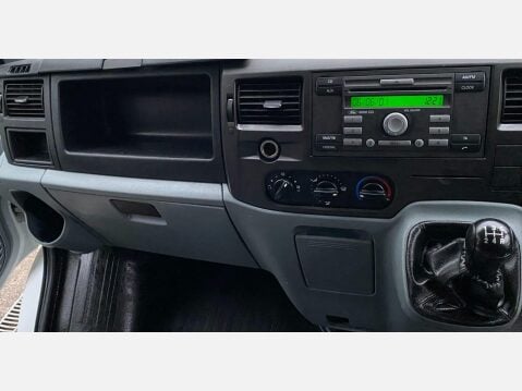 Ford Transit 2.4 TD 350 Luton 3dr Diesel Manual RWD L4 H3 (118 bhp) 35