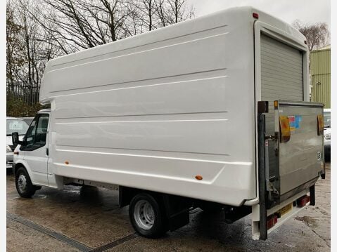 Ford Transit 2.4 TD 350 Luton 3dr Diesel Manual RWD L4 H3 (118 bhp) 19