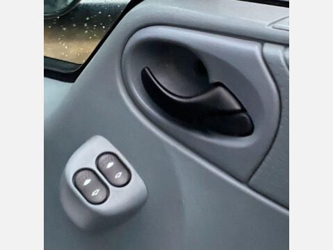 Ford Transit 2.4 TD 350 Luton 3dr Diesel Manual RWD L4 H3 (118 bhp) 27