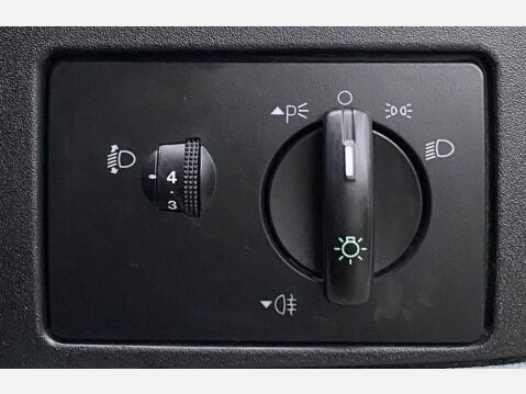 Ford Transit 2.4 TD 350 Luton 3dr Diesel Manual RWD L4 H3 (118 bhp) 34