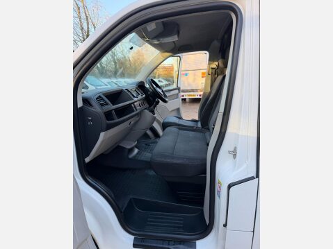 Volkswagen Transporter 2.0 TDI T28 BlueMotion Tech Startline FWD SWB Euro 6 (s/s) 5dr 42