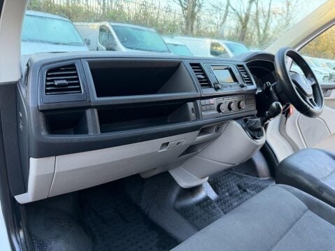 Volkswagen Transporter 2.0 TDI T28 BlueMotion Tech Startline FWD SWB Euro 6 (s/s) 5dr 43
