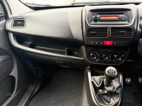 Vauxhall Combo 1.3 CDTi 2300 16v Panel Van 6dr Diesel Manual FWD L2 H1 (136 g/km, 89 bhp) 39