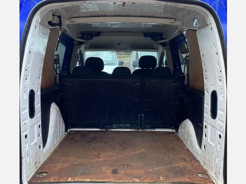 Peugeot Partner 1.6 BlueHDi 744 S Combi Van 6dr Diesel Manual L2 (113 g/km, 97.64 bhp) 17