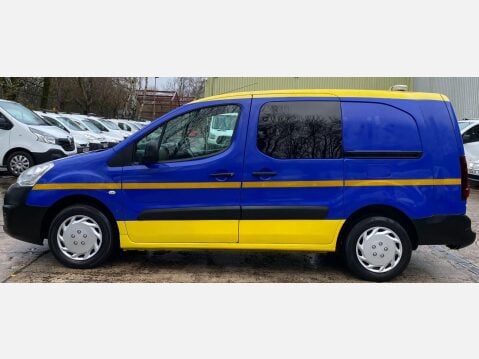 Peugeot Partner 1.6 BlueHDi 744 S Combi Van 6dr Diesel Manual L2 (113 g/km, 97.64 bhp) 23