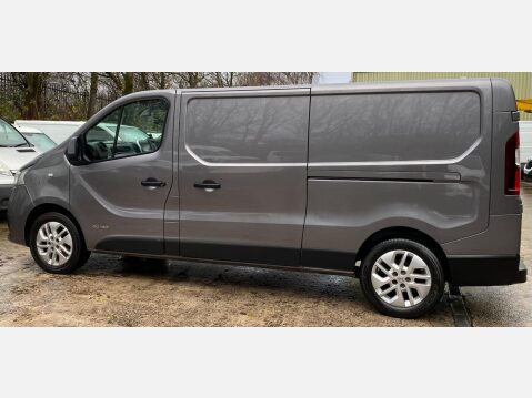 Renault Trafic 1.6 dCi 29 Sport Nav Panel Van 5dr Diesel Manual LWB Standard Roof Euro 6 ( 21