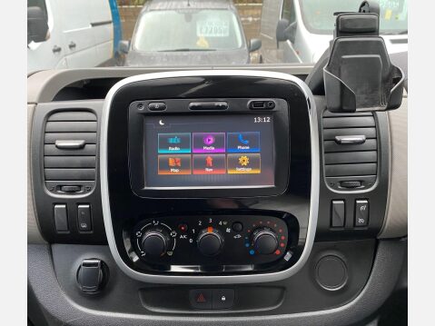 Renault Trafic 1.6 dCi 29 Sport Nav Panel Van 5dr Diesel Manual LWB Standard Roof Euro 6 ( 41