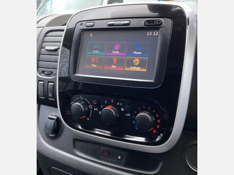 Renault Trafic 1.6 dCi 29 Sport Nav Panel Van 5dr Diesel Manual LWB Standard Roof Euro 6 ( 42