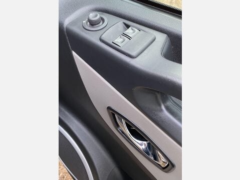 Renault Trafic 1.6 dCi 29 Sport Nav Panel Van 5dr Diesel Manual LWB Standard Roof Euro 6 ( 31