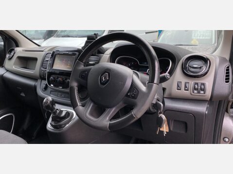 Renault Trafic 1.6 dCi 29 Sport Nav Panel Van 5dr Diesel Manual LWB Standard Roof Euro 6 ( 34