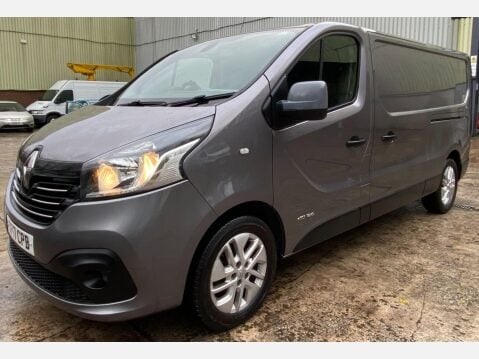 Renault Trafic 1.6 dCi 29 Sport Nav Panel Van 5dr Diesel Manual LWB Standard Roof Euro 6 ( 27