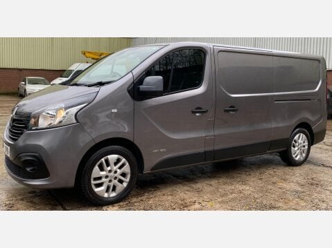 Renault Trafic 1.6 dCi 29 Sport Nav Panel Van 5dr Diesel Manual LWB Standard Roof Euro 6 ( 26