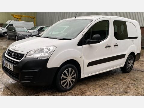 Peugeot Partner 1.6 BlueHDi 744 S Crew Van 6dr Diesel Manual L2 (113 g/km, 100 bhp) 28