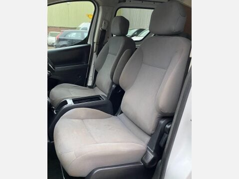 Peugeot Partner 1.6 BlueHDi 744 S Crew Van 6dr Diesel Manual L2 (113 g/km, 100 bhp) 47