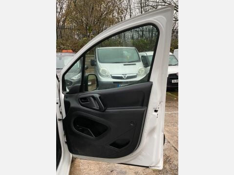 Peugeot Partner 1.6 BlueHDi 744 S Crew Van 6dr Diesel Manual L2 (113 g/km, 100 bhp) 32