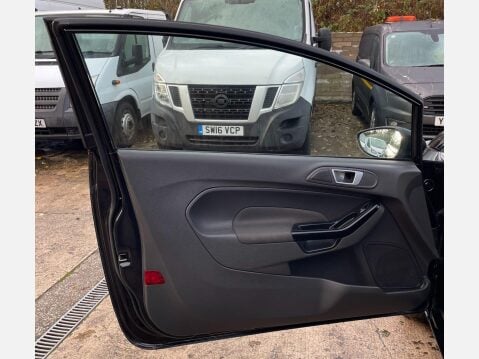 Ford Fiesta 1.25 Zetec Hatchback 3dr Petrol Manual Euro 5 (82 ps) 35