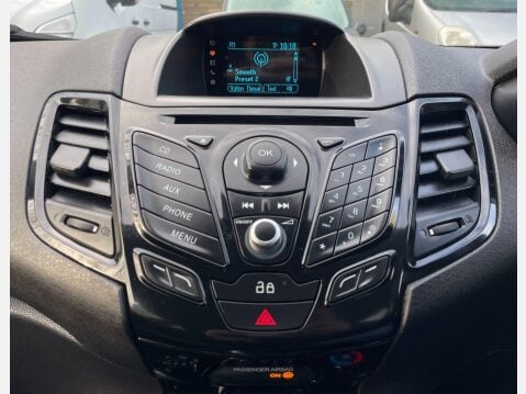 Ford Fiesta 1.25 Zetec Hatchback 3dr Petrol Manual Euro 5 (82 ps) 31