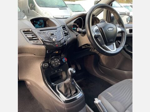 Ford Fiesta 1.25 Zetec Hatchback 3dr Petrol Manual Euro 5 (82 ps) 38