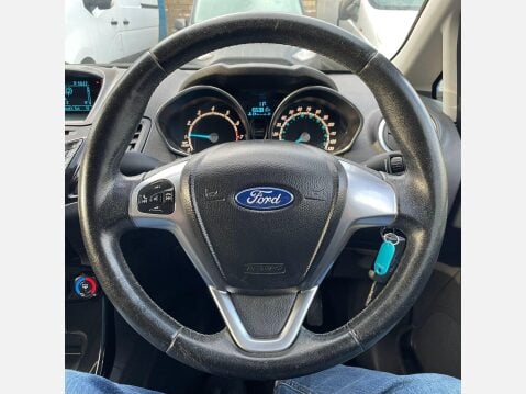 Ford Fiesta 1.25 Zetec Hatchback 3dr Petrol Manual Euro 5 (82 ps) 28