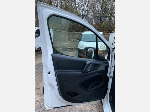 Citroen Berlingo 1.6 HDi 625 XTR+ L1 5dr 38