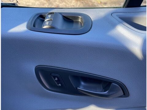 Ford Transit 2.2 TDCi 350 RWD L4 H1 Euro 5 2dr (DRW) 23