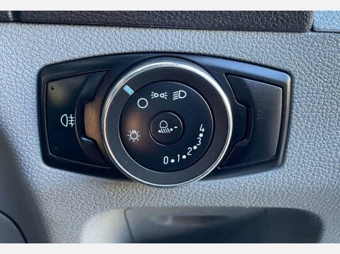 Ford Transit 2.2 TDCi 350 RWD L4 H1 Euro 5 2dr (DRW) 28