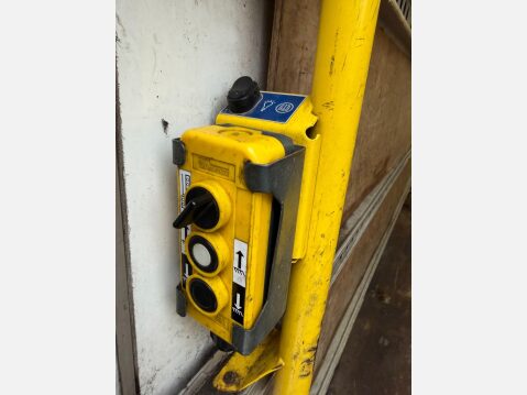 Ford Transit 2.2 TDCi 350 One-Stop Luton 3dr Diesel Manual RWD L4 Euro 5 (125 ps) 18