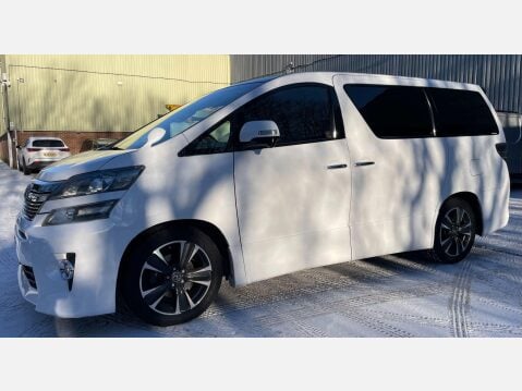 Toyota Vellfire 23