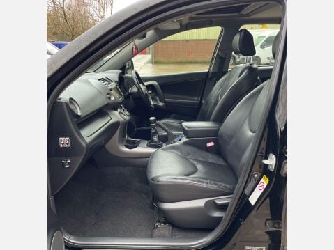 Toyota Rav4 2.2 D-4D XT5 SUV 5dr Diesel Manual 4WD (177 g/km, 134 bhp) 33