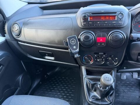 Citroen Nemo 1.3 HDi 660 16v LX FWD L1 H1 3dr 31